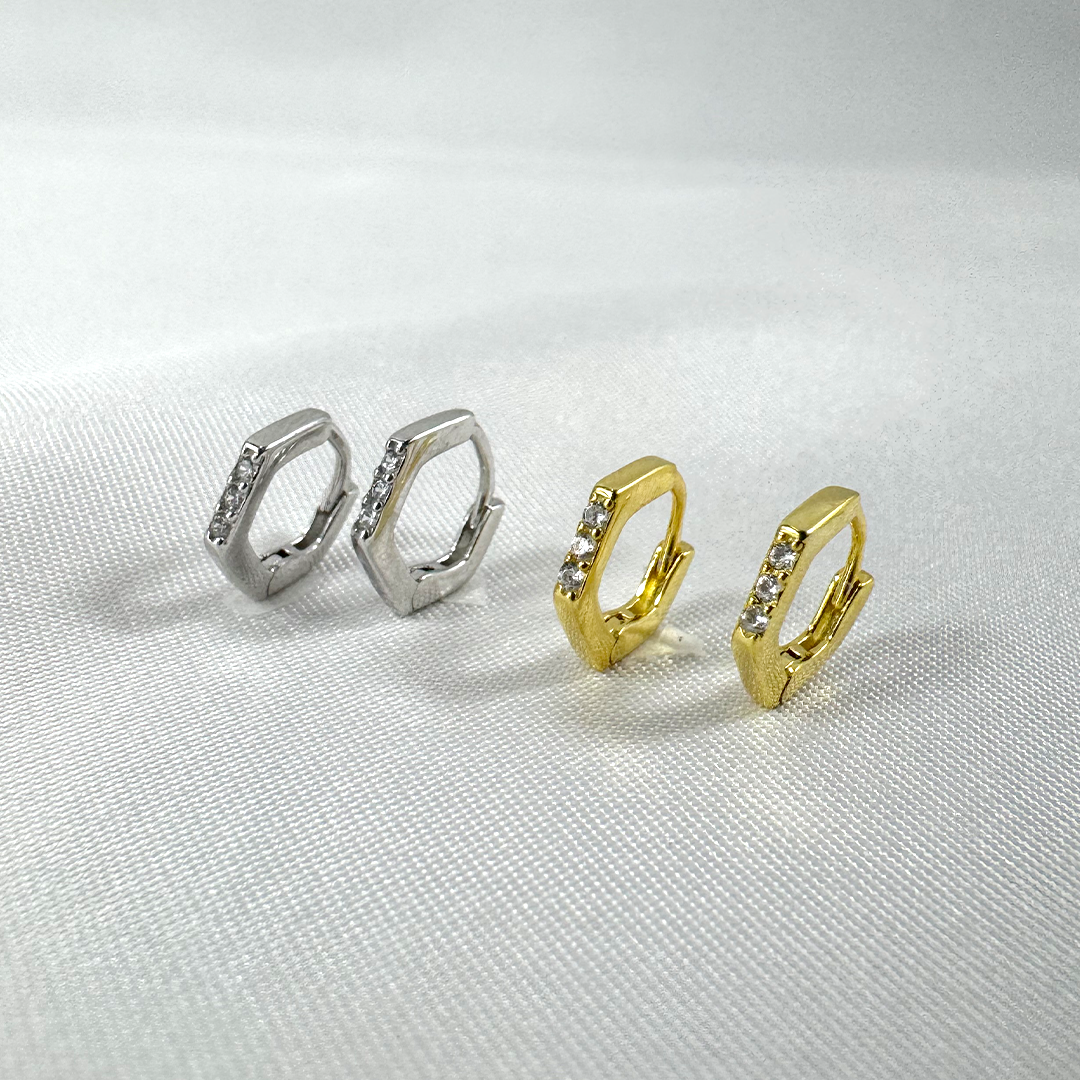 P43/honeyミニピアス