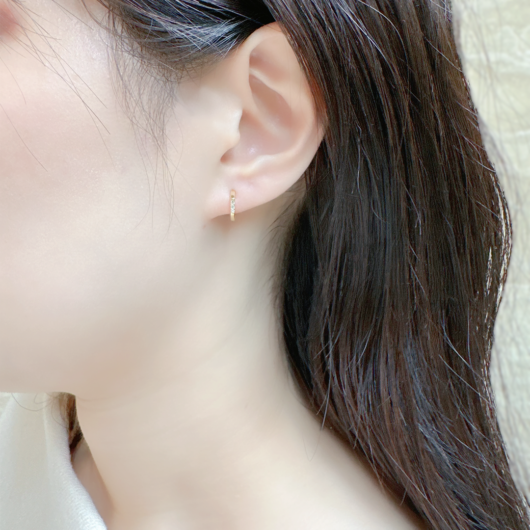 P43/honeyミニピアス