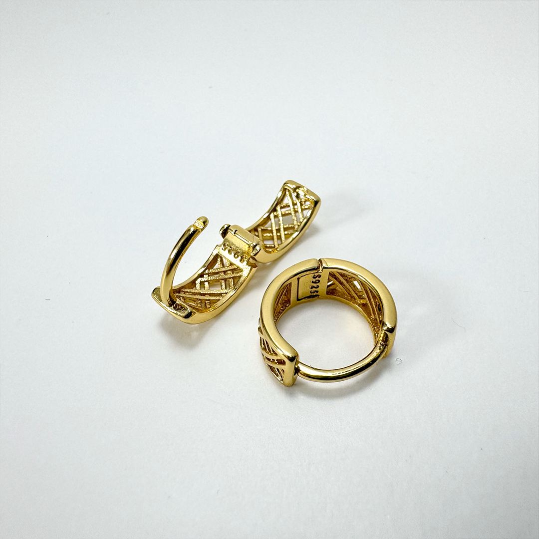 P44/laceピアス
