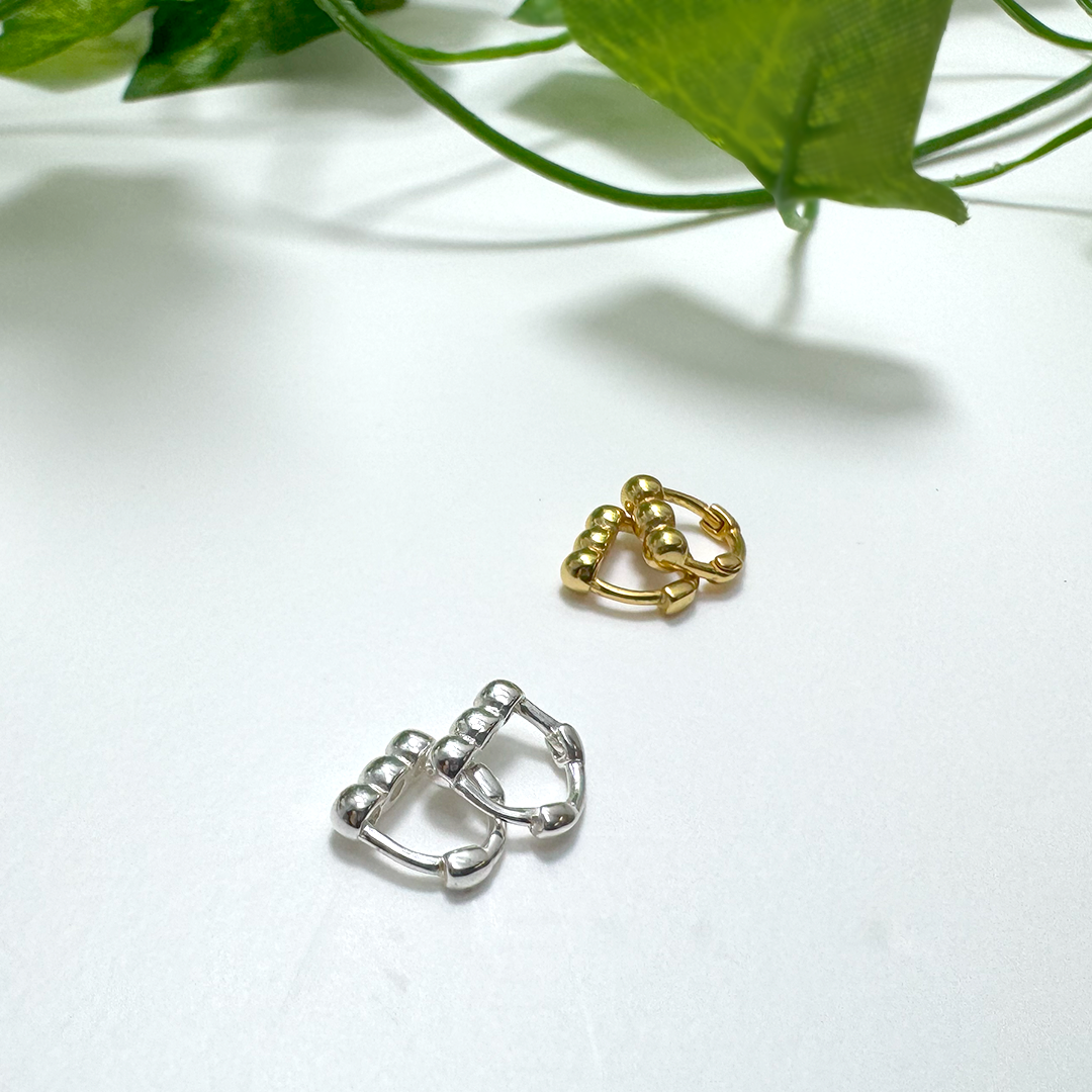 P49/trinityballミニピアス
