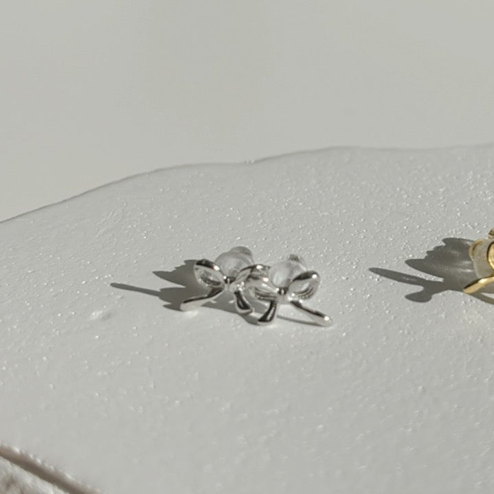 P23/ミニリボンピアス