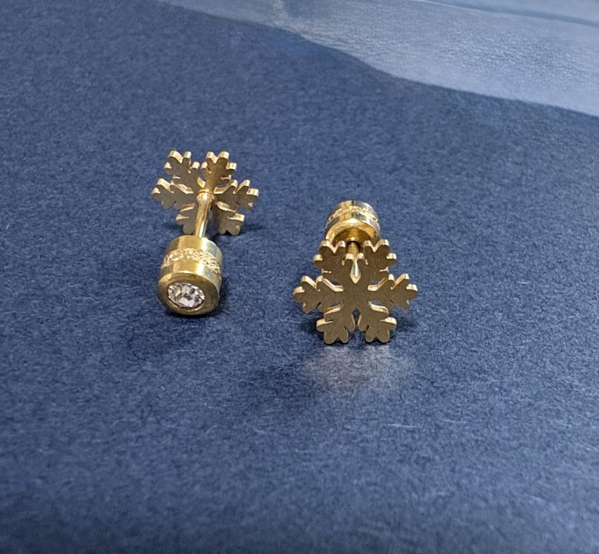 P60/snow flakes ポストピアス