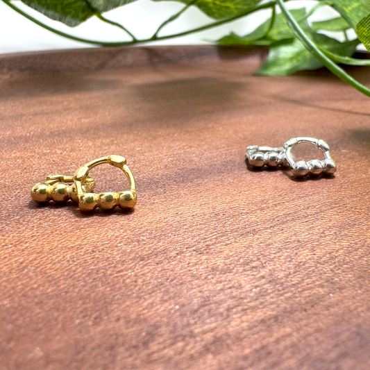 P49/trinityballミニピアス