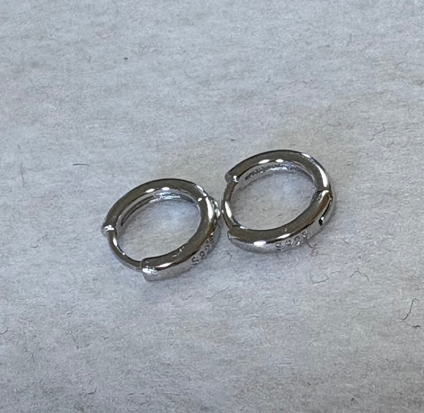 P24/roundミニピアス