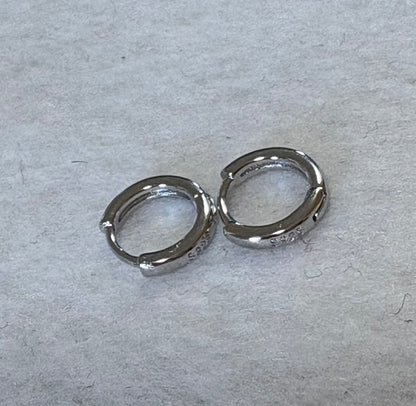 P24/roundミニピアス