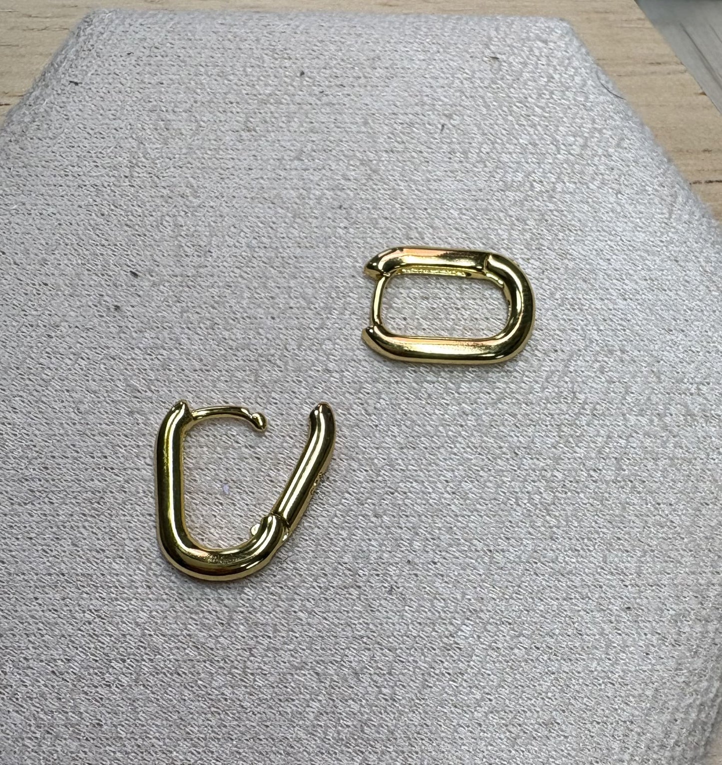 P30/Cadre（カドル）フープピアス