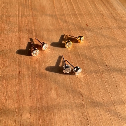 P50 Luce（ルーチェ）ポストピアス【新商品】