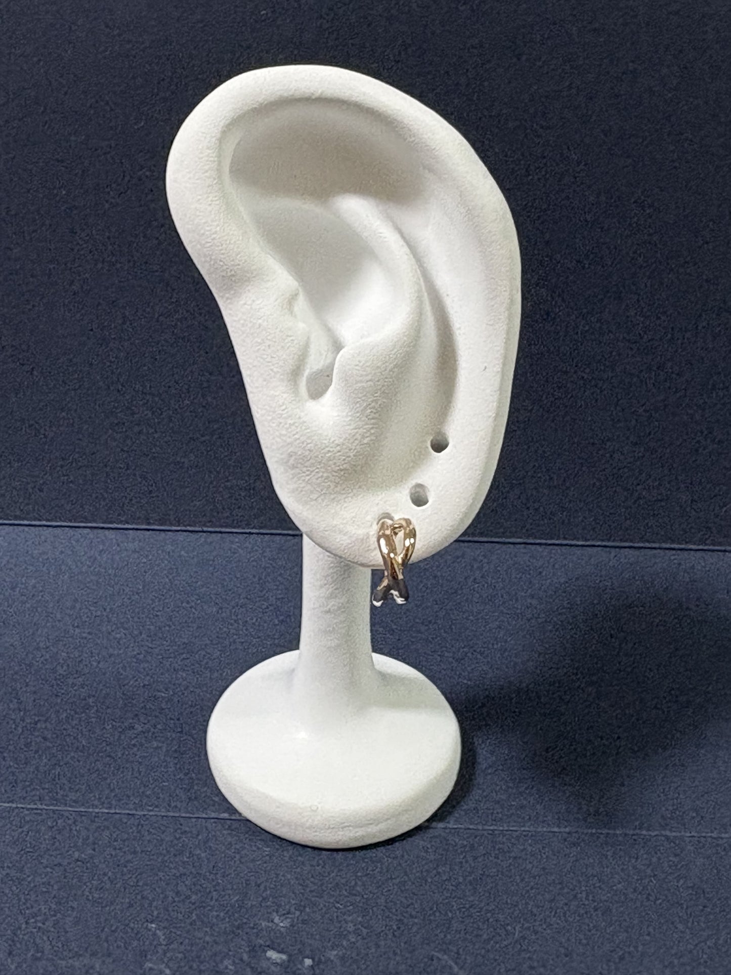 P61/mobiusポストピアス