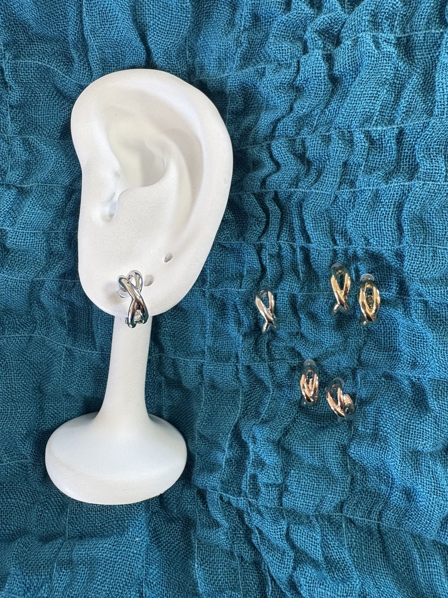 P61/mobiusポストピアス