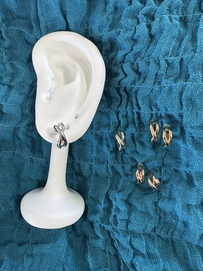 P61/mobiusポストピアス